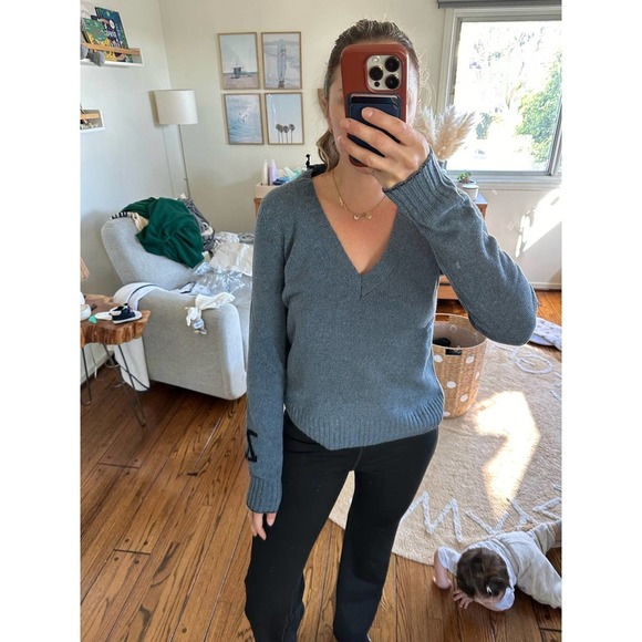 Zadig & Voltaire Sourca Cashmere V-Neck sweater NWT S Denim color - Picture 6 of 13